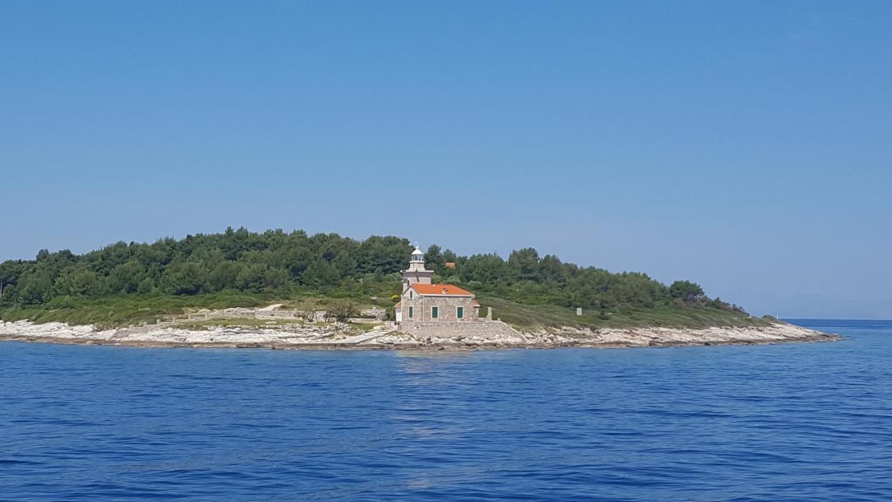 Holiday House Popovic Sućuraj Eksteriør bilde