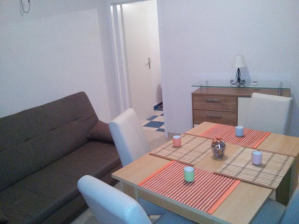 Holiday House Popovic Sućuraj Eksteriør bilde